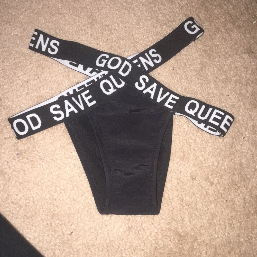 Strappy bikini bottoms